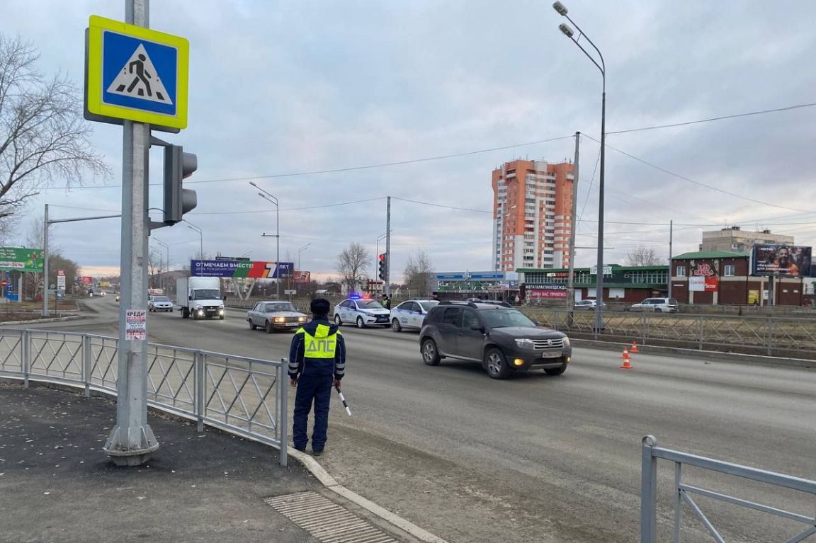 В Нижнем Тагиле водитель отвлекся на телефон и сбил школьника - «Уральский  рабочий»